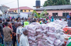 ‘Service to mankind is service to Allah” – Alhaji Agongo donates millions of cedis to flood victims